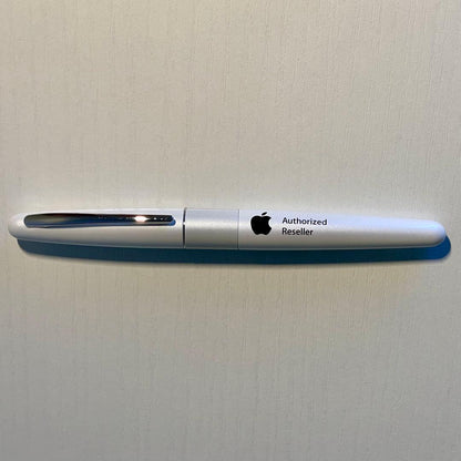 Pilot Kakuna white fountain pen with replacement ink cartridge and original gift box