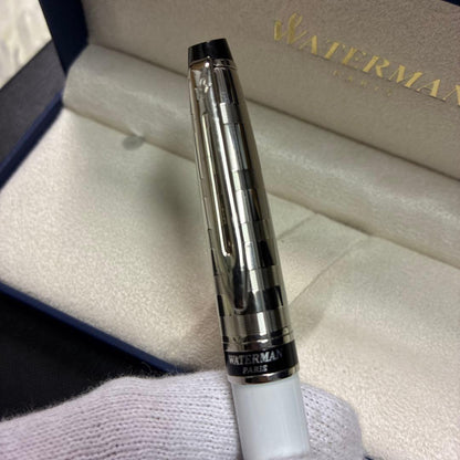 WATERMAN PARIS ballpoint pen with black barrel and chrome accents, 140 mm length, 13 mm diameter