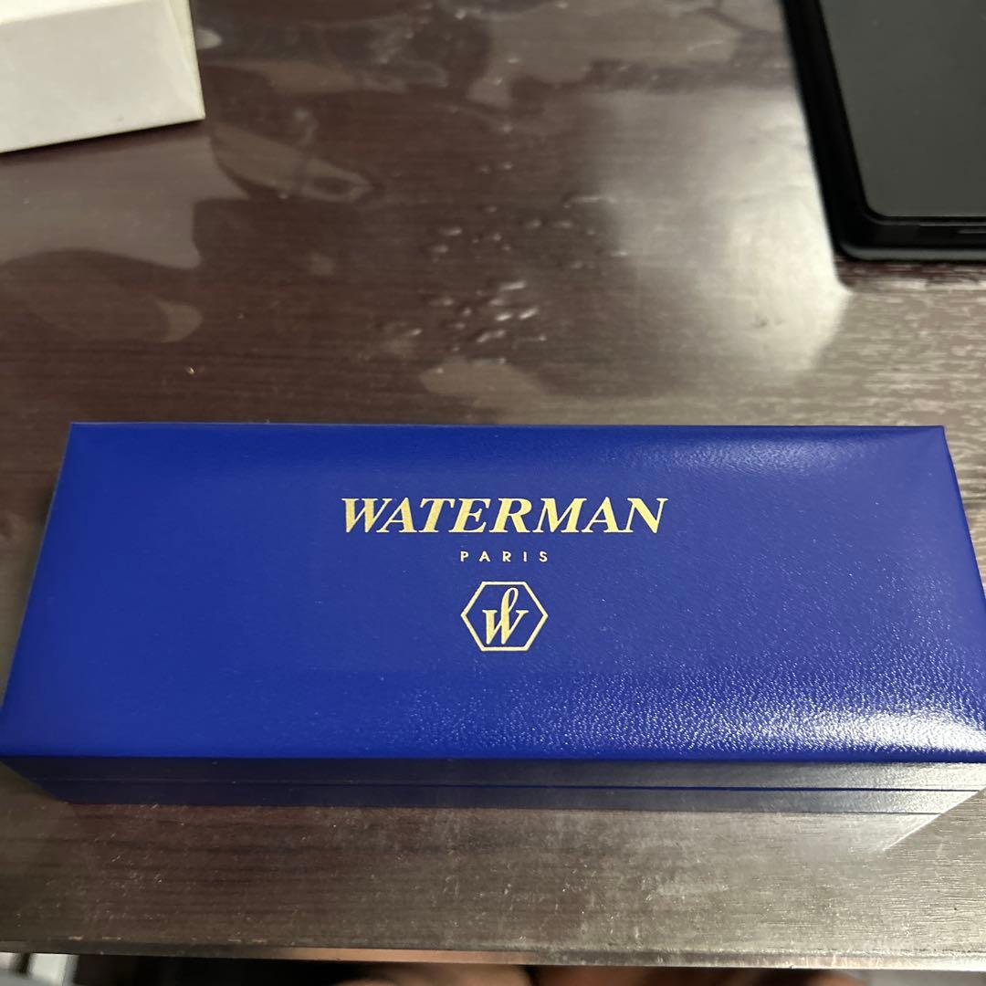 WATERMAN green ballpoint pen with marble pattern and dedicated case shown on white background