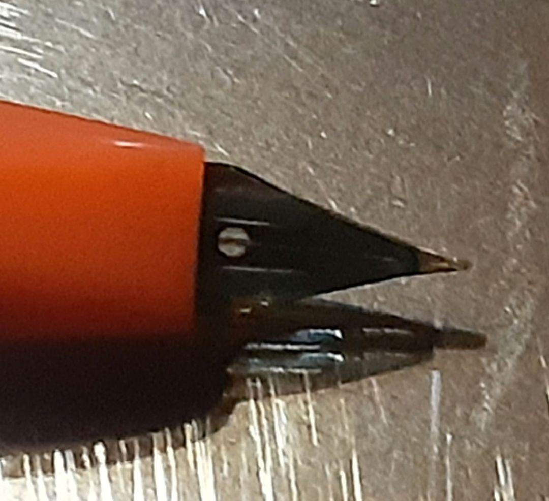 Used Pilot short type fountain pen with tulip pattern and 14K gold nib