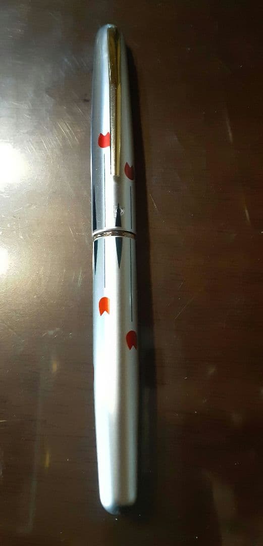 Used Pilot short type fountain pen with tulip pattern and 14K gold nib
