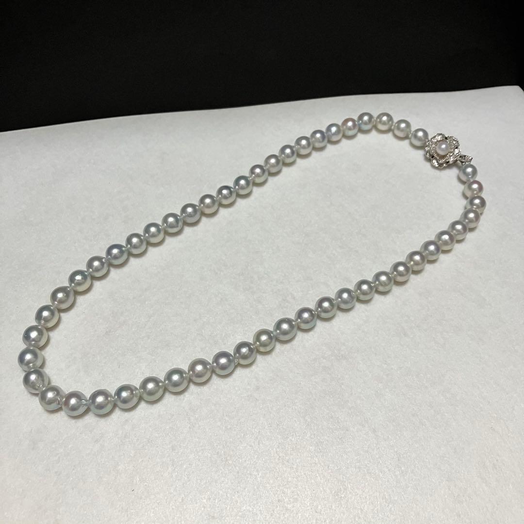 Akoya pearl necklace featuring natural gray pearls sized 7.5-8.0 mm with 43 cm length