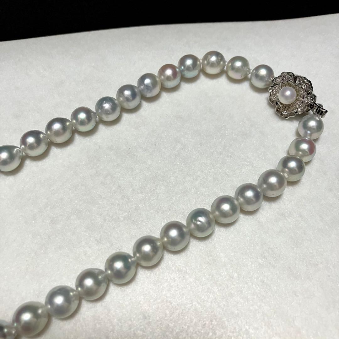 Akoya pearl necklace featuring natural gray pearls sized 7.5-8.0 mm with 43 cm length