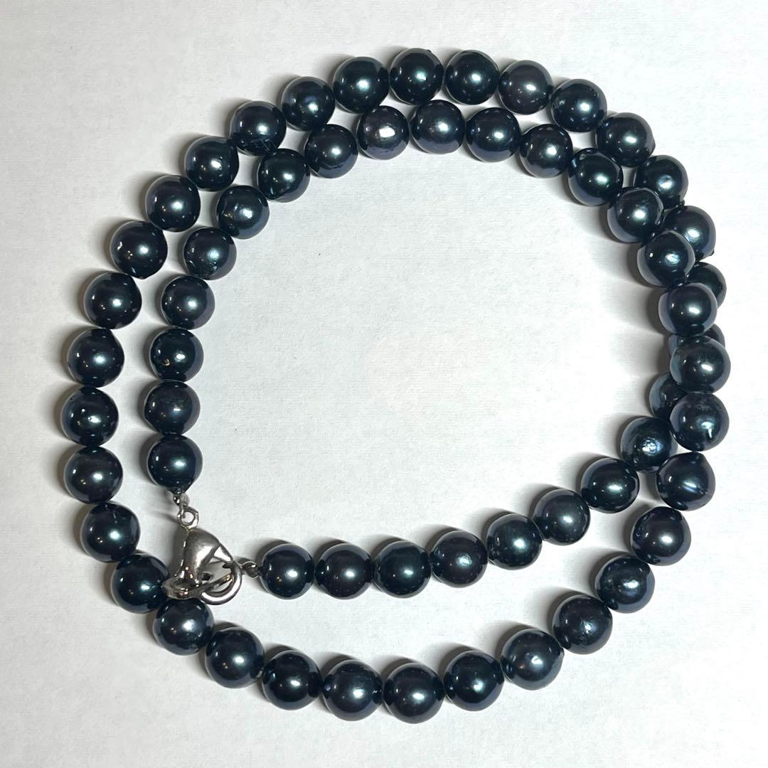 Akoya Pearl black pearl necklace and matching earrings set with pearls sized 6.5-7.0mm and 43cm necklace length