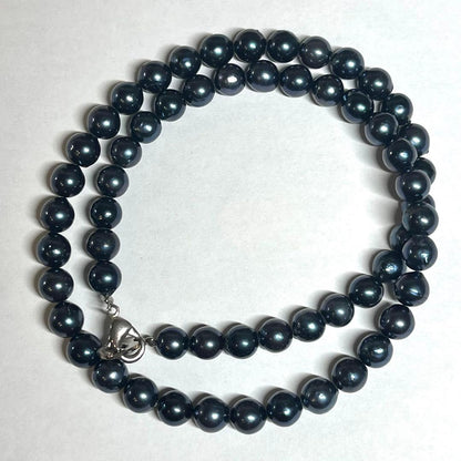 Akoya Pearl black pearl necklace and matching earrings set with pearls sized 6.5-7.0mm and 43cm necklace length