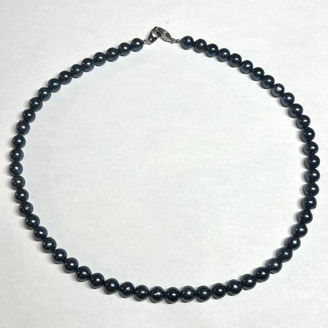 Akoya Pearl black pearl necklace and matching earrings set with pearls sized 6.5-7.0mm and 43cm necklace length