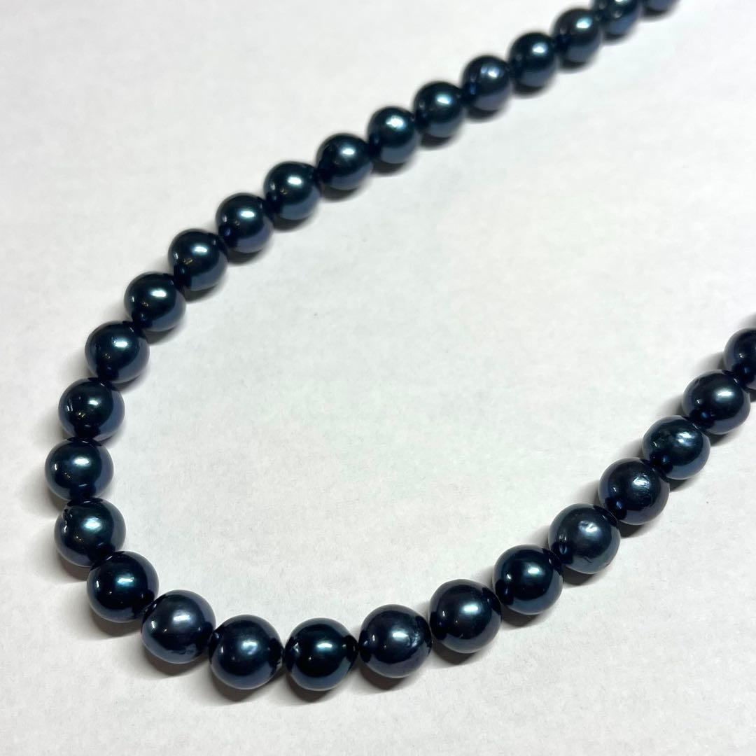 Akoya Pearl black pearl necklace and matching earrings set with pearls sized 6.5-7.0mm and 43cm necklace length