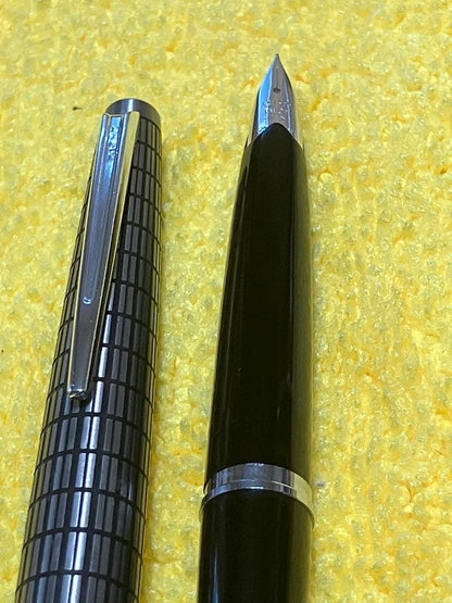 Pilot Elite fountain pen and mechanical pencil set with half-grid engraving and 14K gold fine nib