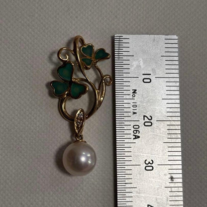 Tamaki TASAKI K18 gold pendant top with enamel and a single Akoya pearl