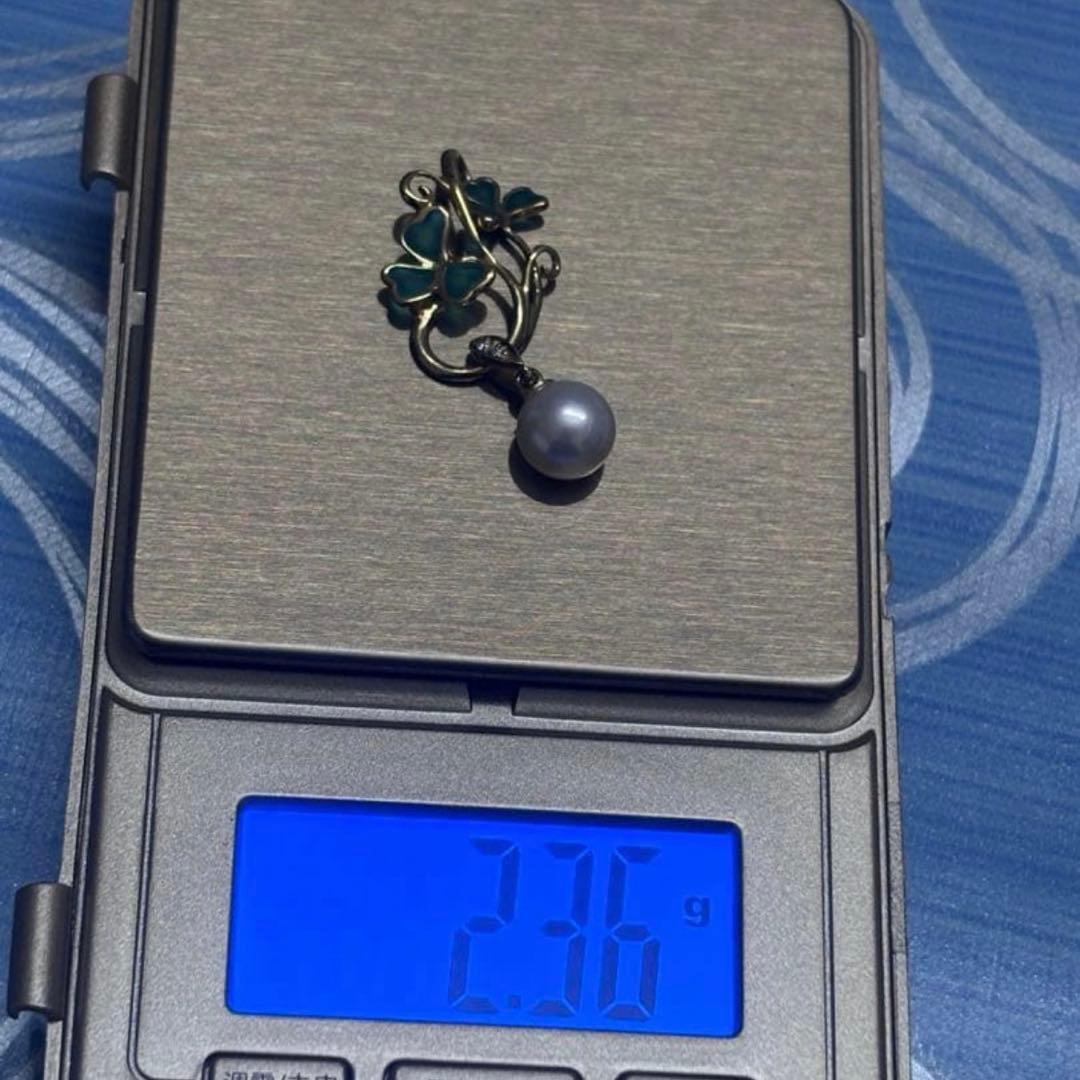 Tamaki TASAKI K18 gold pendant top with enamel and a single Akoya pearl