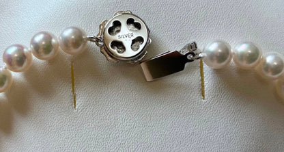 Akoya Flower Pearl Necklace with 7.5-8.0mm pink pearls, 43cm length, silver clasp, displayed on white background