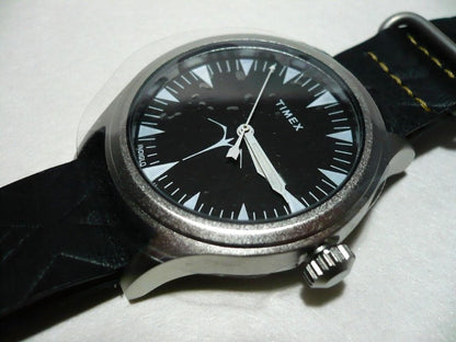 TIMEX TW2T81500 Quartz Men's Watch — Japanese