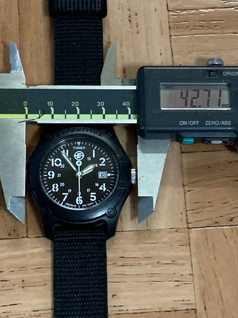 TIMEX 905 S9 QZ Quartz Men's Watch — Japanese