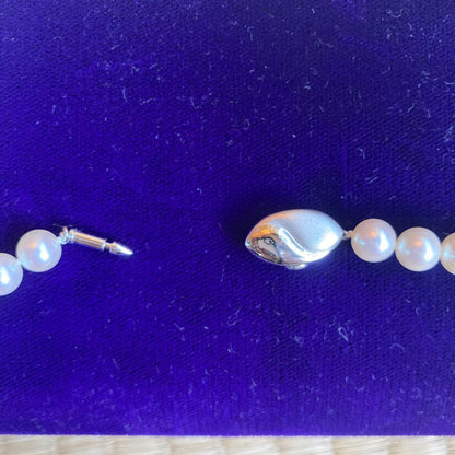 Akoya genuine pearl necklace and matching earrings set in silver white gold with 7-7.5mm pearls