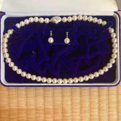 Akoya genuine pearl necklace and matching earrings set in silver white gold with 7-7.5mm pearls