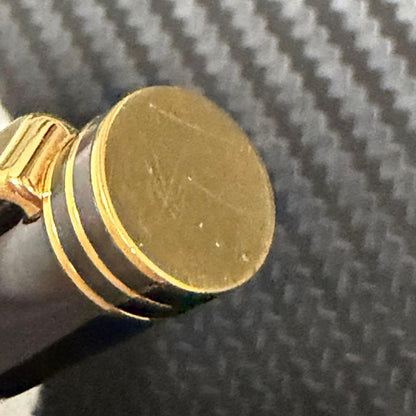 Waterman Exclusive 18K-750 black and gold fountain pen with sleek design