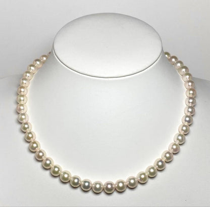 D2215 large Akoya pearl necklace with 8.0-8.5mm pearls measuring 42 cm length