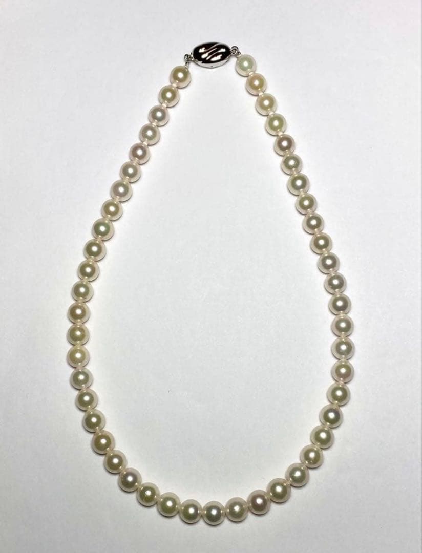 D2215 large Akoya pearl necklace with 8.0-8.5mm pearls measuring 42 cm length