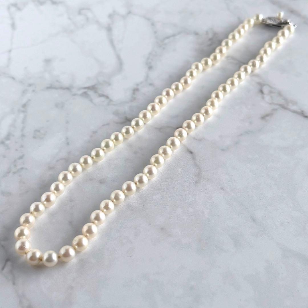 Tasaki Akoya pearl necklace with 6.5mm round pearls and silver clasp, 40cm length