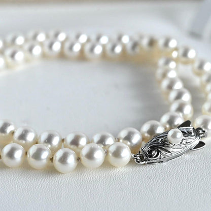 Tasaki Akoya pearl necklace with 6.5mm round pearls and silver clasp, 40cm length