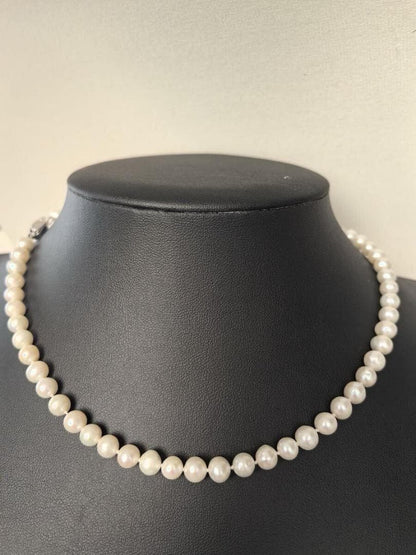 Akoya pearl necklace with 6-6.5mm luminous pearls on a 43cm S925 silver all knot chain