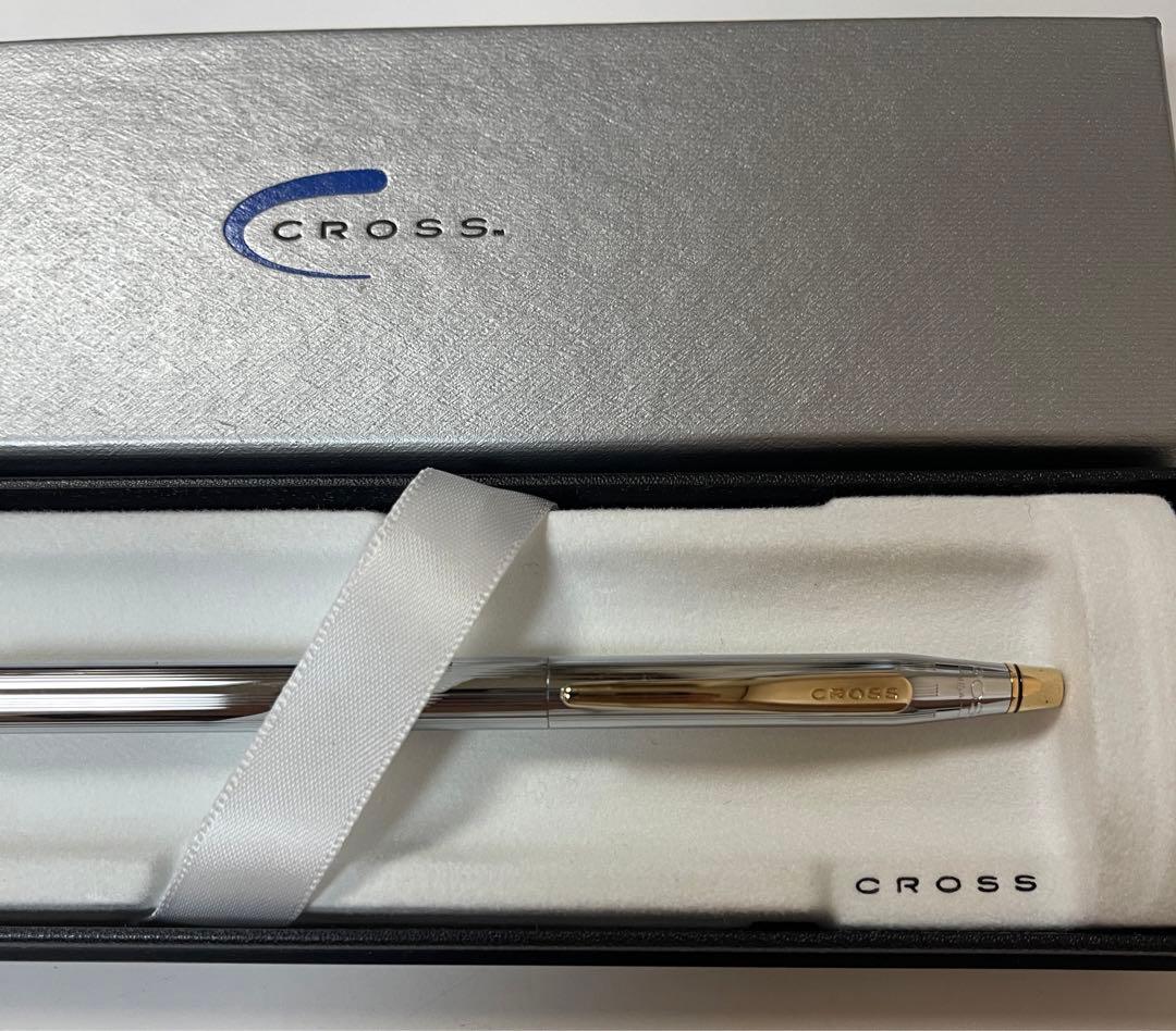 Kuro ballpoint pen with black ink shown on white background
