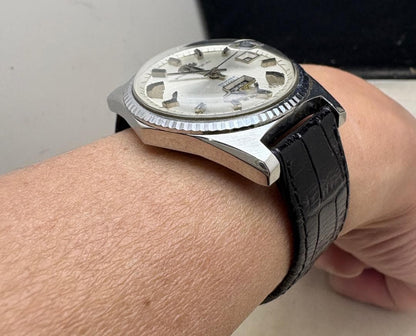ORIENT 902 Automatic Men's Watch — Japanese