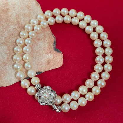 A33 Akoya pearl necklace with approximately 6mm genuine pearls on a 44cm cord