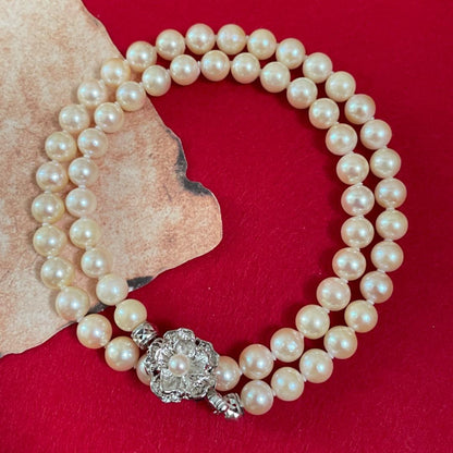 A33 Akoya pearl necklace with approximately 6mm genuine pearls on a 44cm cord