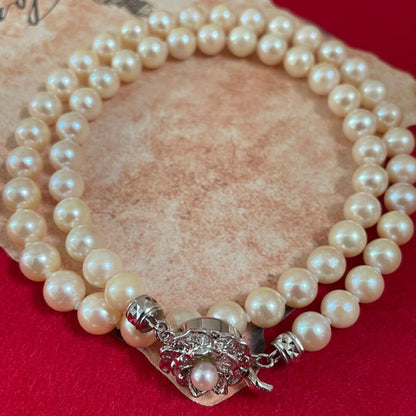 A33 Akoya pearl necklace with approximately 6mm genuine pearls on a 44cm cord