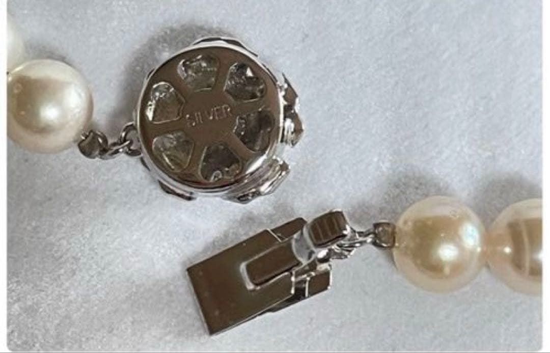 Vintage Akoya pearl necklace with 59 white semi-round pearls, 8mm size, 46cm length