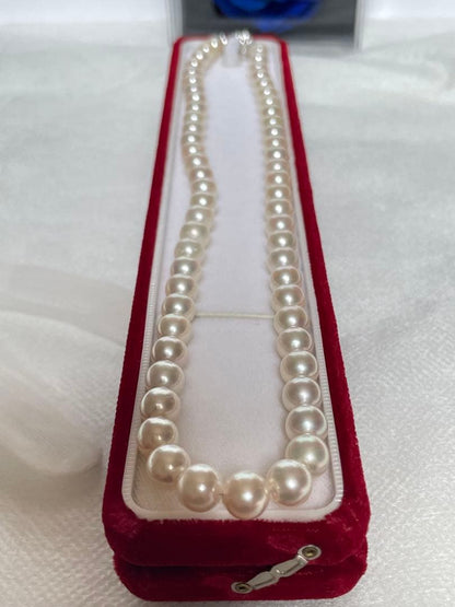 Vintage Akoya pearl necklace with 59 white semi-round pearls, 8mm size, 46cm length