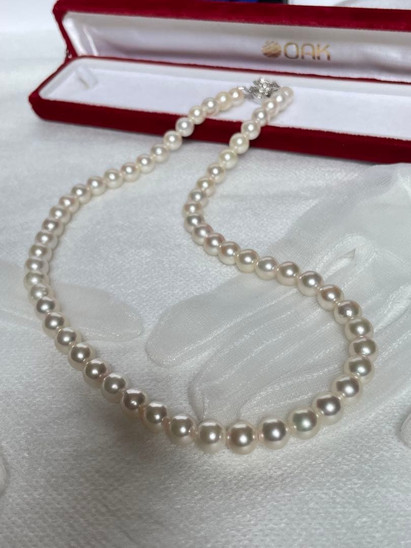 Vintage Akoya pearl necklace with 59 white semi-round pearls, 8mm size, 46cm length