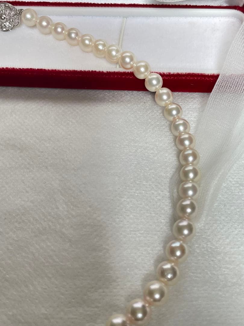Vintage Akoya pearl necklace with 59 white semi-round pearls, 8mm size, 46cm length