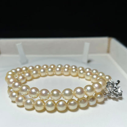 Akoya pearl necklace with 6.8-7.2mm cream white pearls and silver fittings, 41cm length