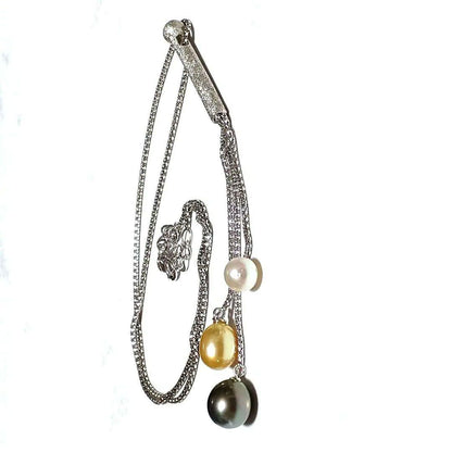 South Sea Pearl necklace featuring black butterfly and white Akoya pearl design on 45.5 cm chain