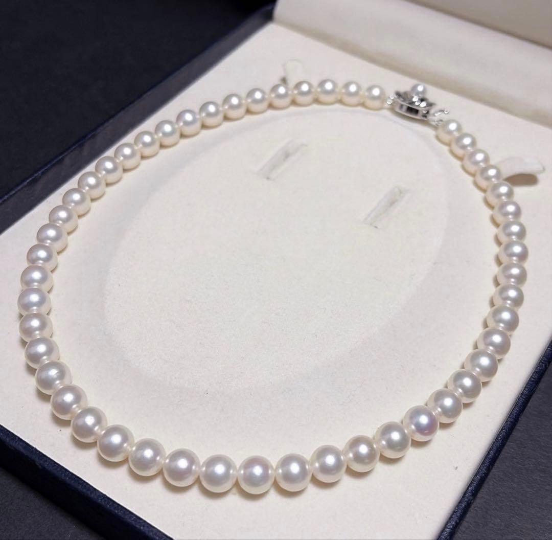 TASAKI Akoya pearl necklace with 8.5mm high luster pearls, 42.5cm length, displayed on white background