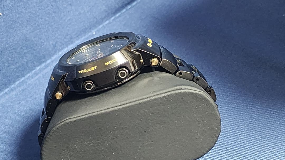 CASIO AWM-500GC-1AJR Solar Men's Watch — Japanese