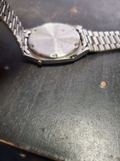 SEIKO Data 2000 Digital Men's Watch — Japanese