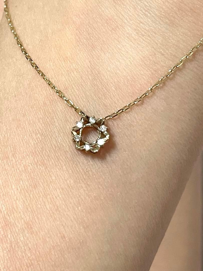 Agate K10 necklace with 0.06ct diamond flower pendant on a 46 cm chain, two-way movable design