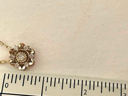 Agate K10 necklace with 0.06ct diamond flower pendant on a 46 cm chain, two-way movable design