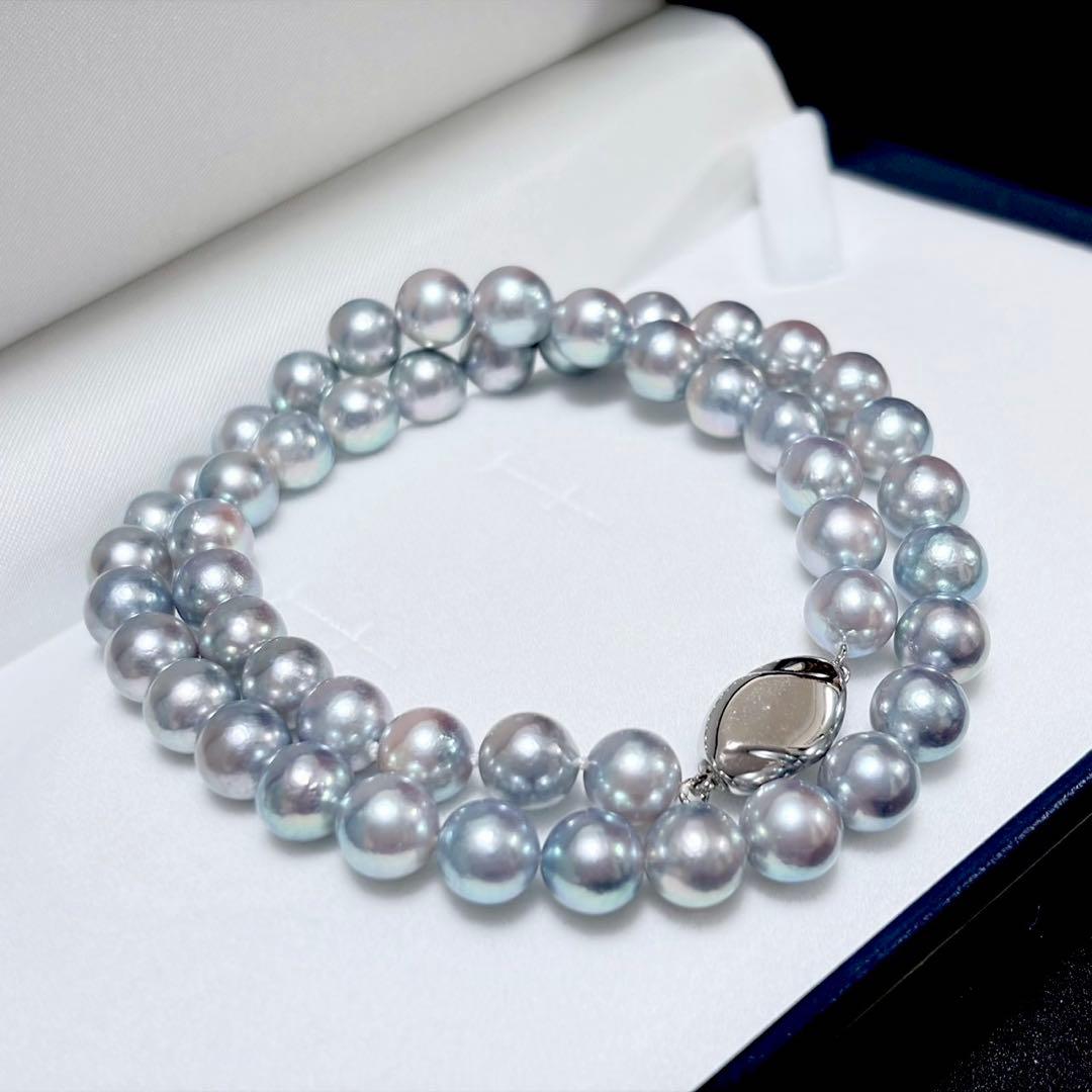 Akoya pearl necklace with 8.1-8.4mm gray pearls on a 43cm silver fastener chain