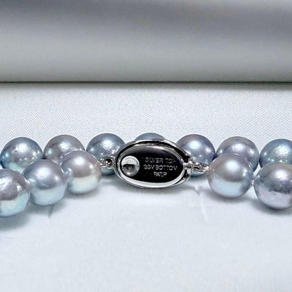 Akoya pearl necklace with 8.1-8.4mm gray pearls on a 43cm silver fastener chain
