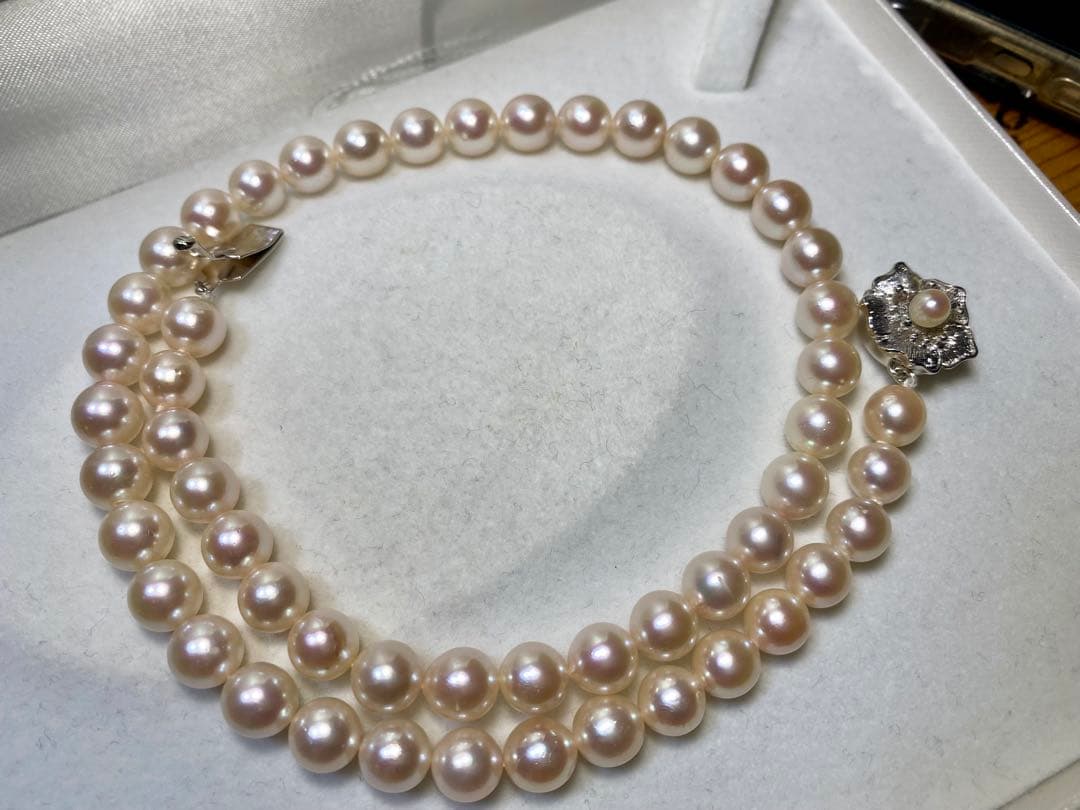 Seto Inland Sea Akoya pearl necklace with over 50 pearls, 7.8mm diameter, 43cm length, and silver clasp