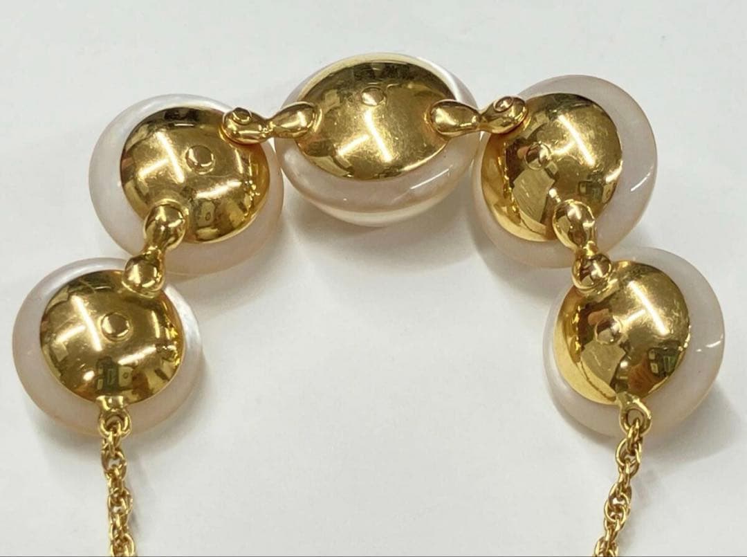 Tasaki K18 Mabe pearl necklace with 41cm chain and 13-14.3mm pearls weighing 14.3g