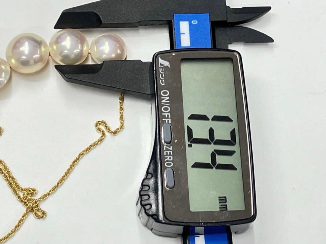 Tasaki K18 Mabe pearl necklace with 41cm chain and 13-14.3mm pearls weighing 14.3g