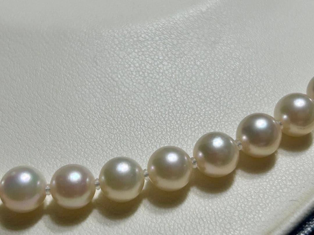 Akoya pearl necklace with approximately 7mm pearls and 47cm length made of K14 gold