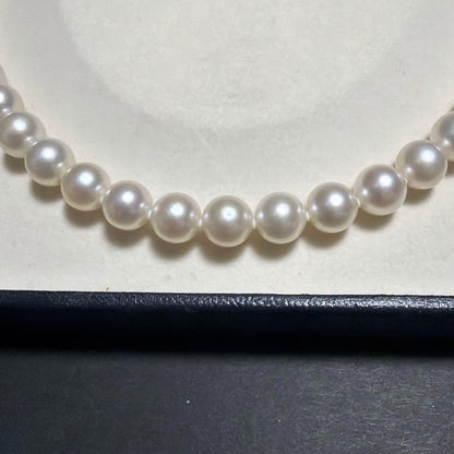 Odawa Tasaki Akoya pearl necklace with 8.5mm genuine pearls and 42 cm length displayed on white background