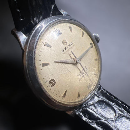 SEIKO 1950s Red Mechanical 15J Manual Wind S Mark Men's Watch — Japanese