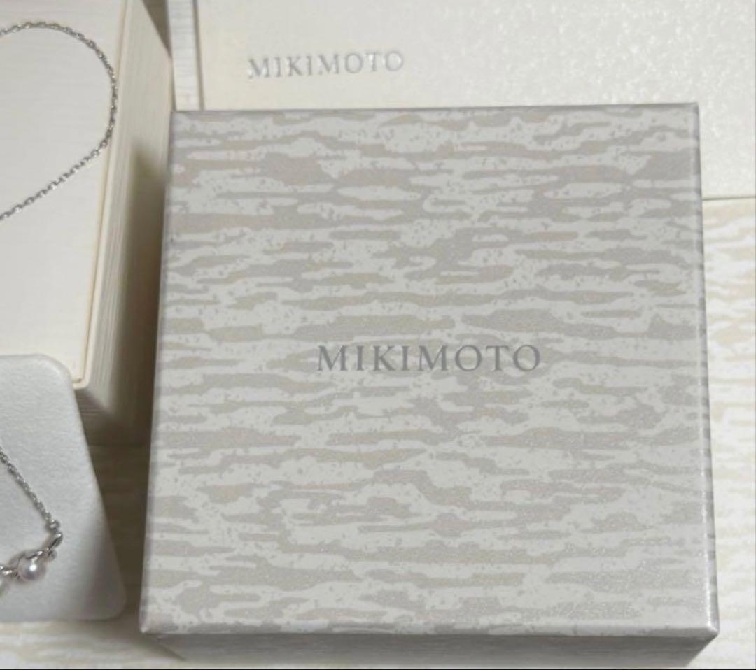 MIKIMOTO necklace with 5 high-grade pearls set in white gold K18WG, 40cm length